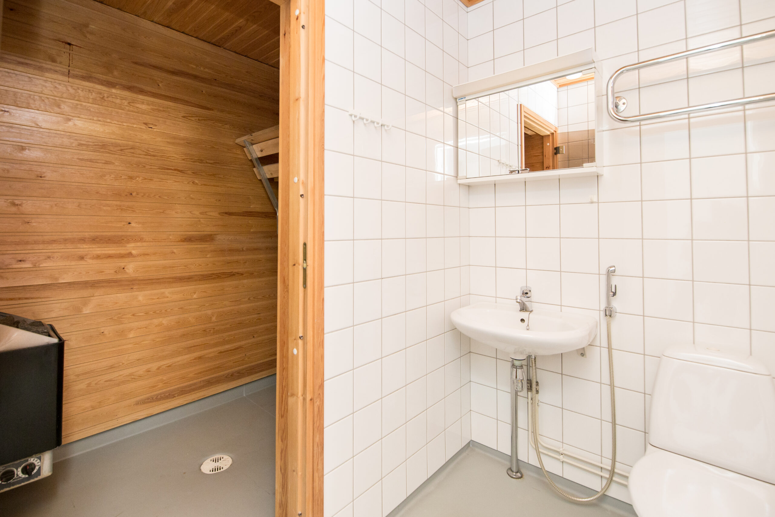 Kuvassa Pihatammen asunnon A 6 sauna