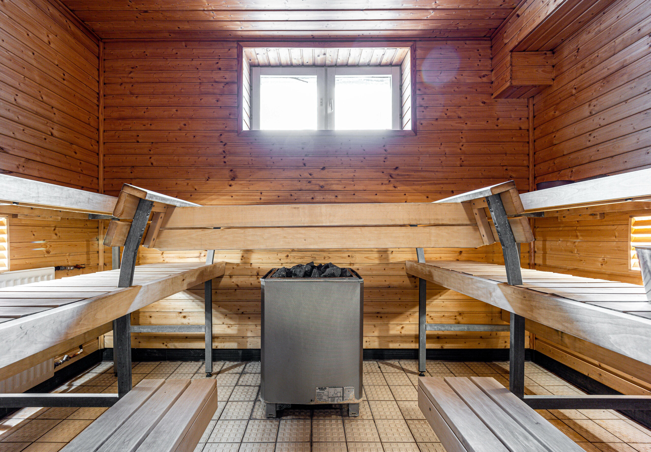 Kuvassa Pihapetäjän sauna