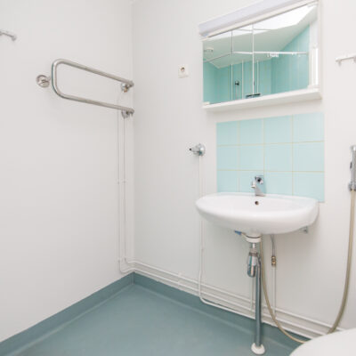 Kuvassa asunnon Q 57 kylpyhuone
